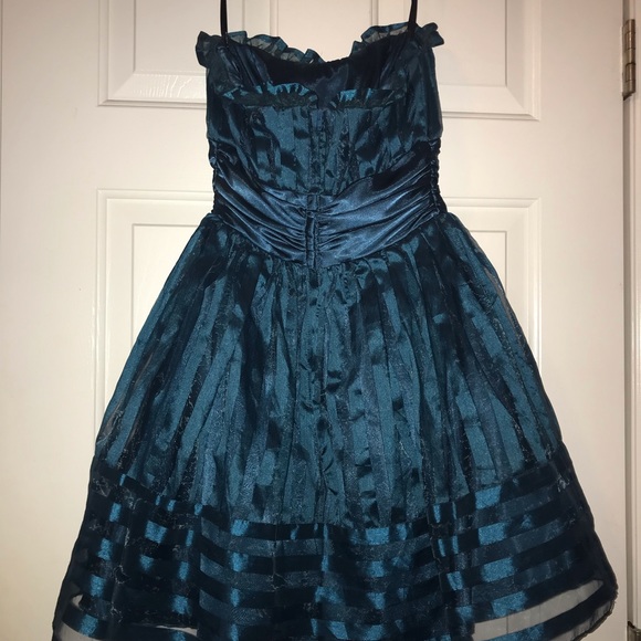 Cute Homecoming/cocktail dress - Picture 2 of 3